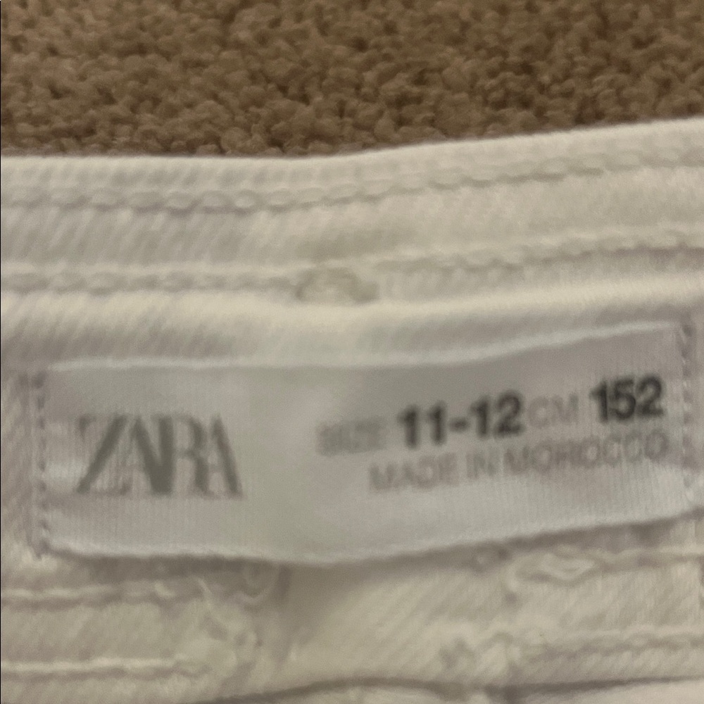 Zara White High-Waisted Cropped Jeans - Picture 3 of 4